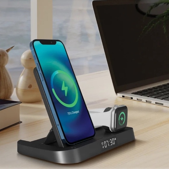 Black Trio Powerhouse 3-in-1 Wireless Charging Station - Picture 1 of 9